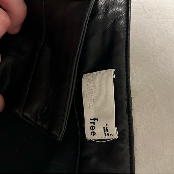 Aritzia Wilfred Leather pants - Picture 3 of 4